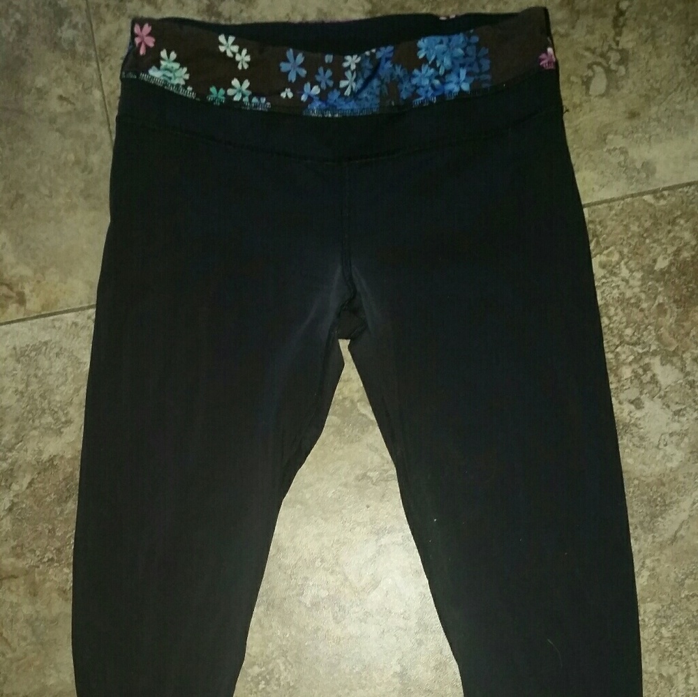 Lululemon 6 black crop leggings